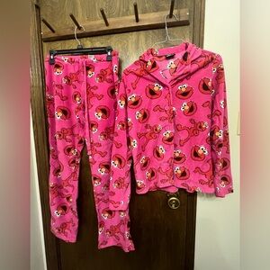 Soft Elmo Sleepwear Set Size:Small/CH